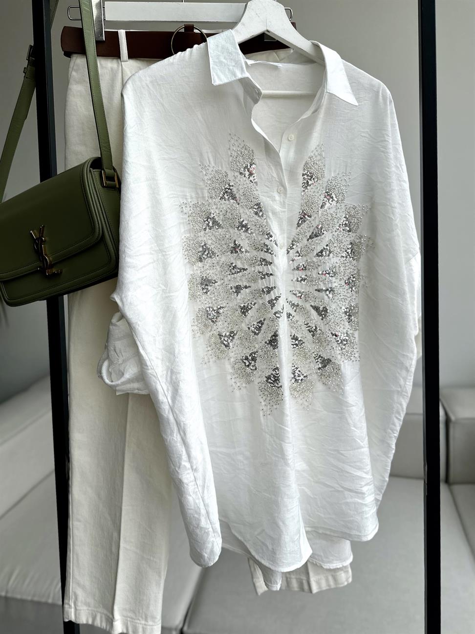 Beyaz Serpme Boncuk ve Pul İşlemeli Eftelya Gömlek