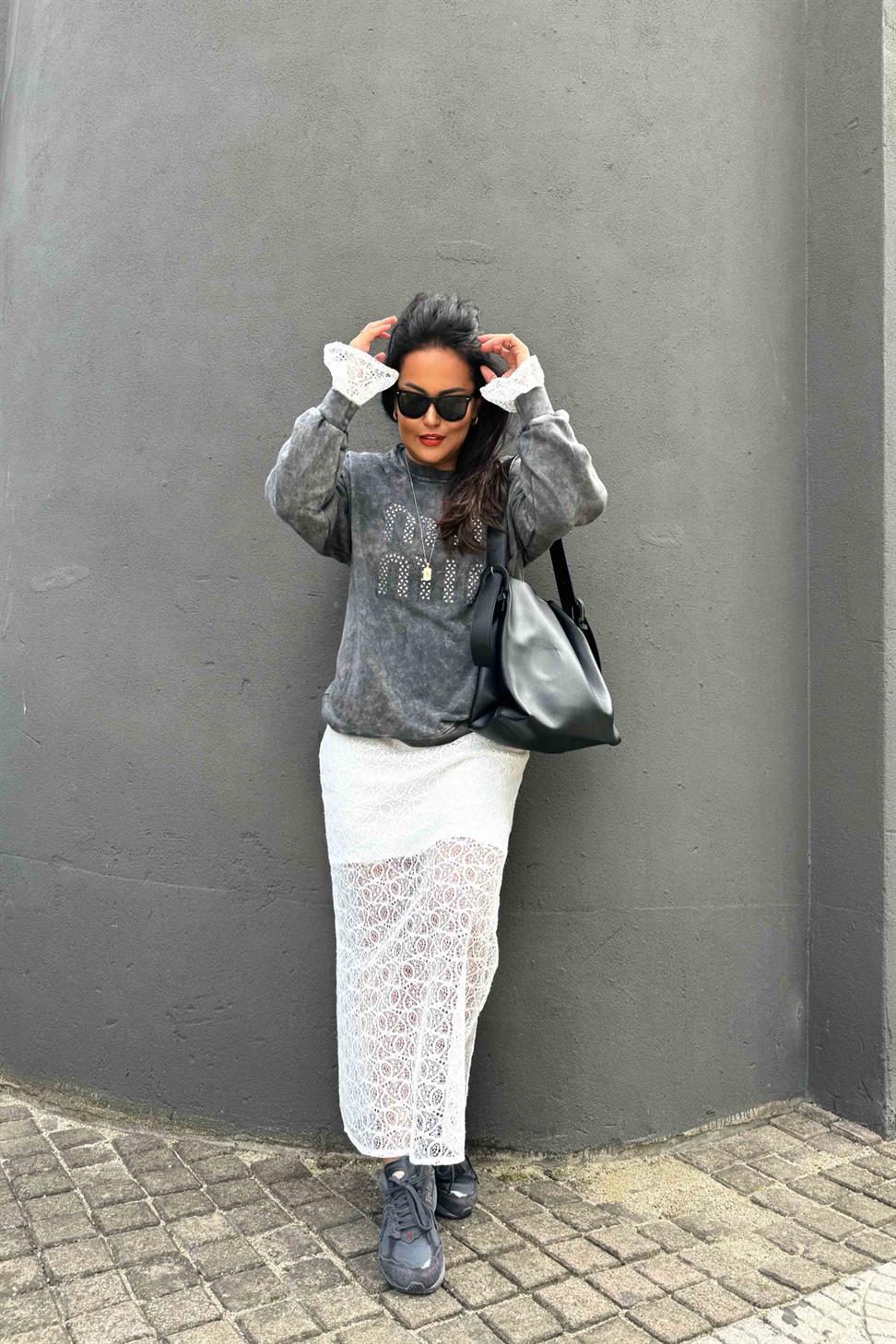 Bisiklet Yaka Tok Kumaş Yıkamalı Kadın Sweatshirt Füme