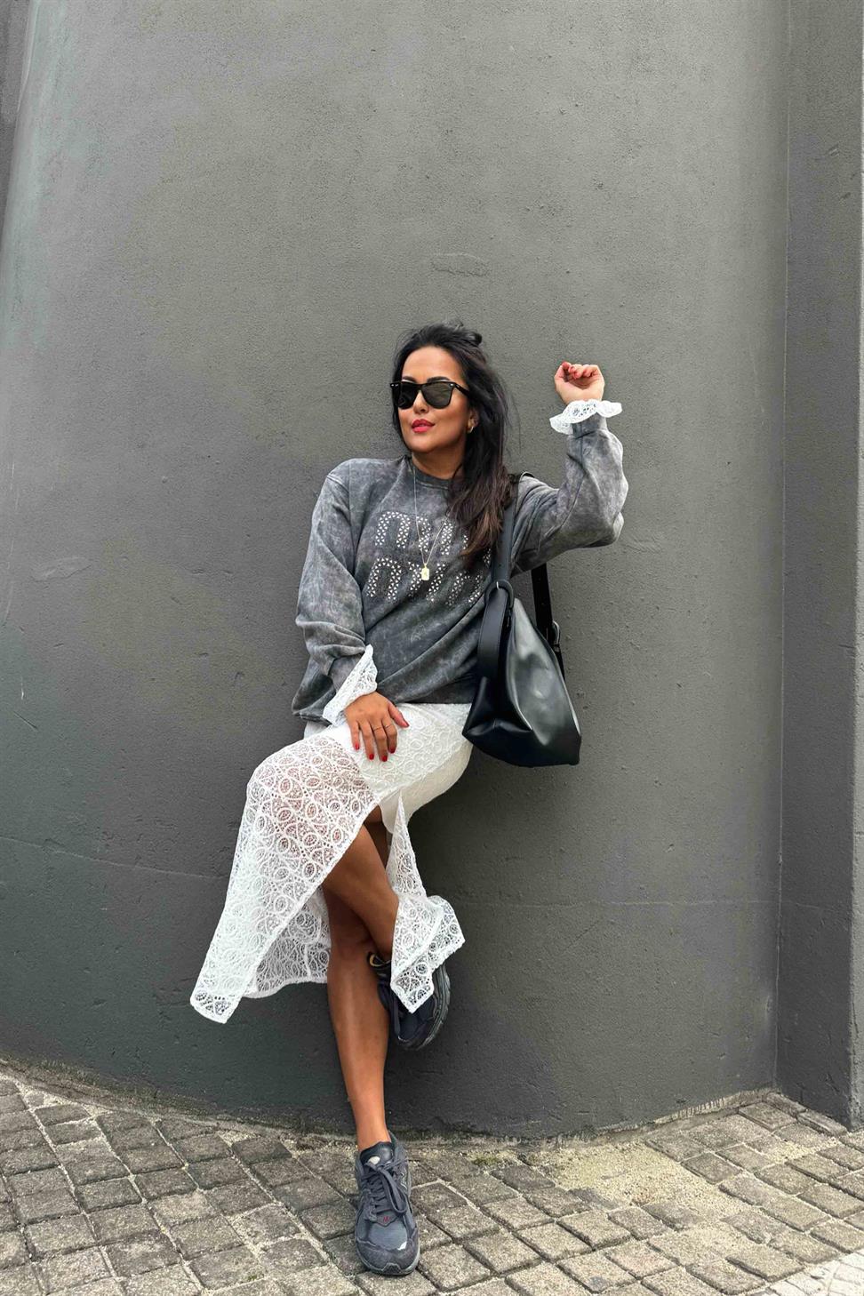 Bisiklet Yaka Tok Kumaş Yıkamalı Kadın Sweatshirt Füme