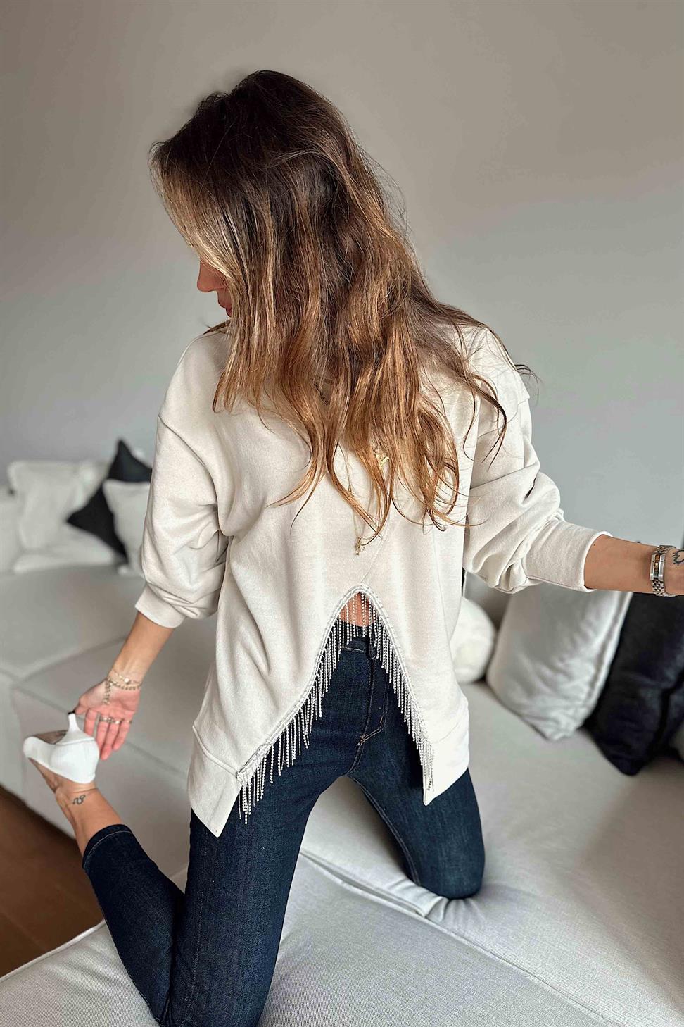 V Taş Püsküllü Tasarım Sweatshirt Bej