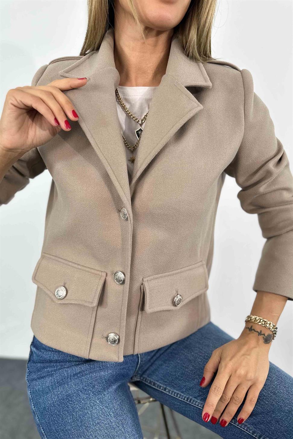 Cep Detay Kısa Kaşe Kaban Vizon