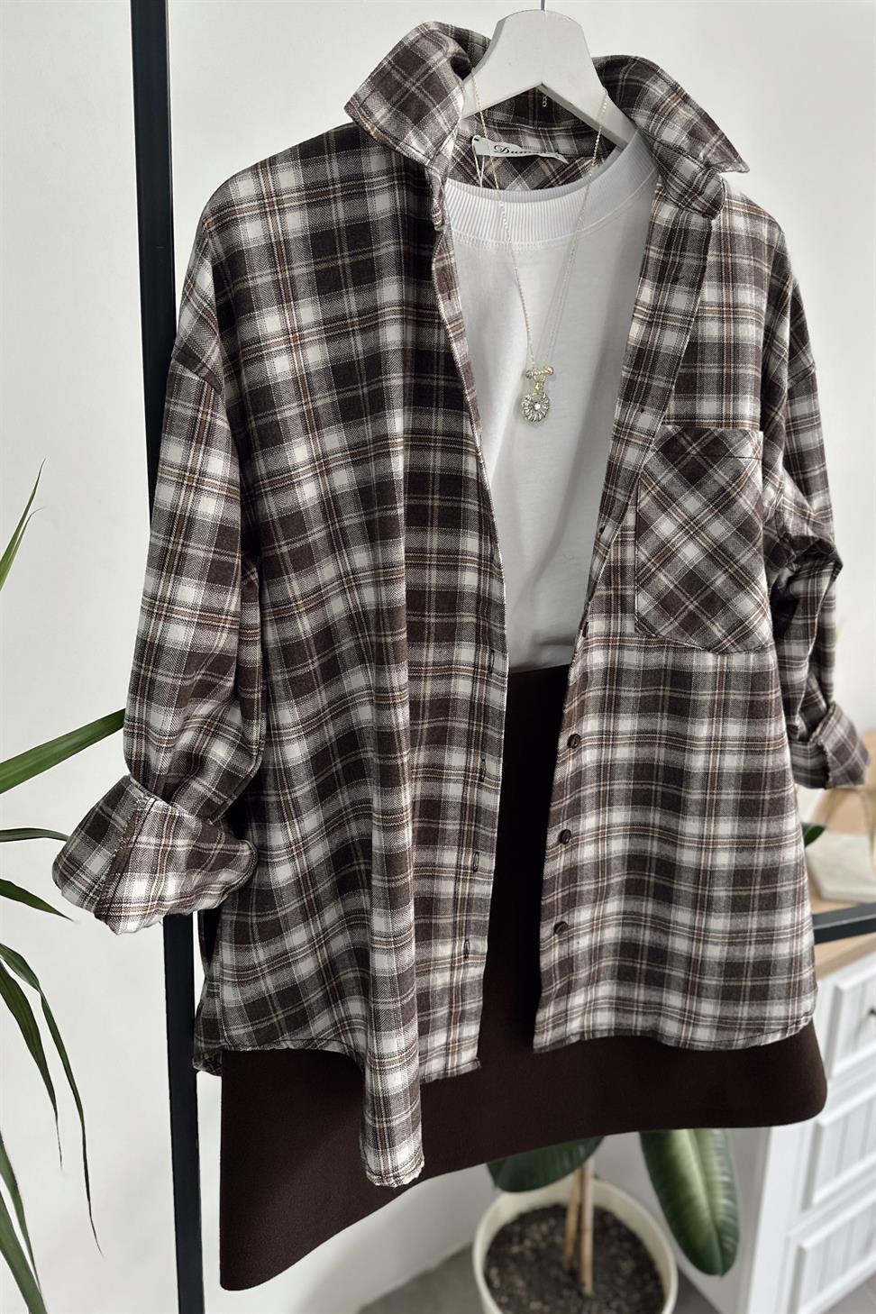 Cep Detaylı Ekose Gömlek Kahverengi