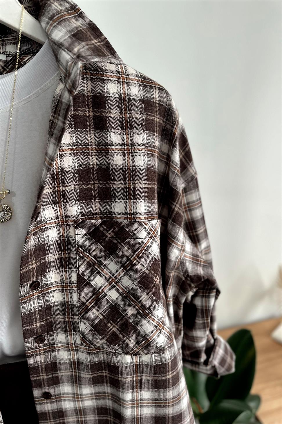 Cep Detaylı Ekose Gömlek Kahverengi