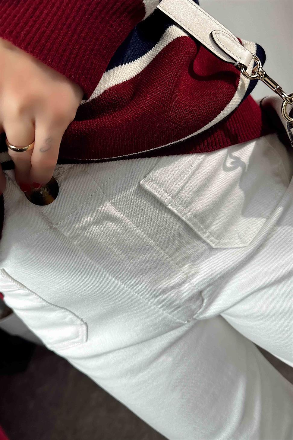 Cep Detaylı Geniş Paça Jean Beyaz