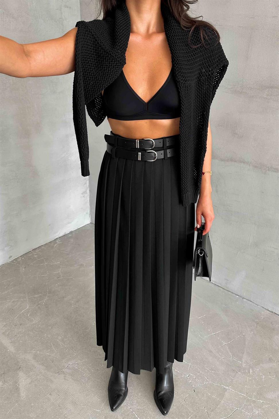 Çift Kemerli Yırtmaç Detaylı Etek Siyah