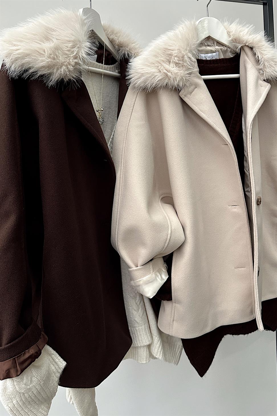 Çıkarılabilir Kürk Yakalı Kaban Krem