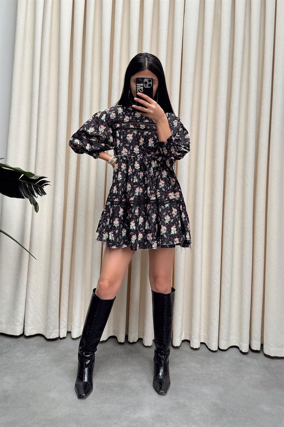 Dantel Detaylı Çiçek Desenli Mini Elbise Siyah
