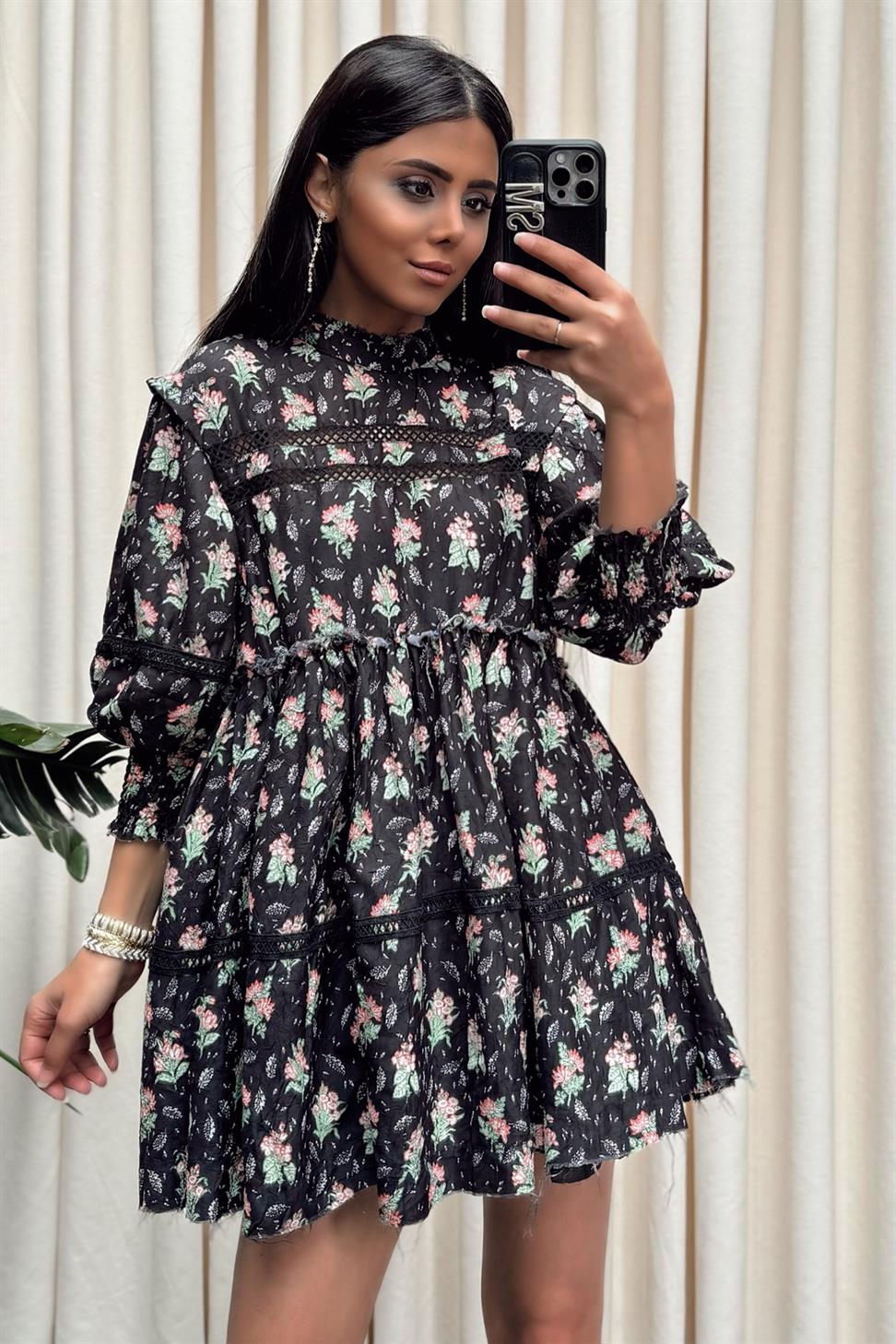 Dantel Detaylı Çiçek Desenli Mini Elbise Siyah
