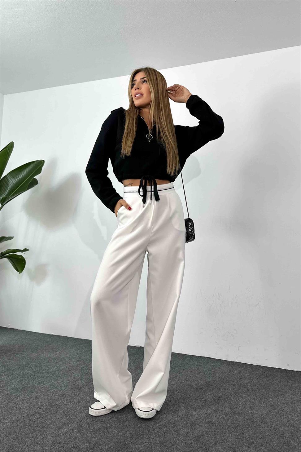 Fermuar Detay Kapüşonlu Crop Sweatshirt Siyah