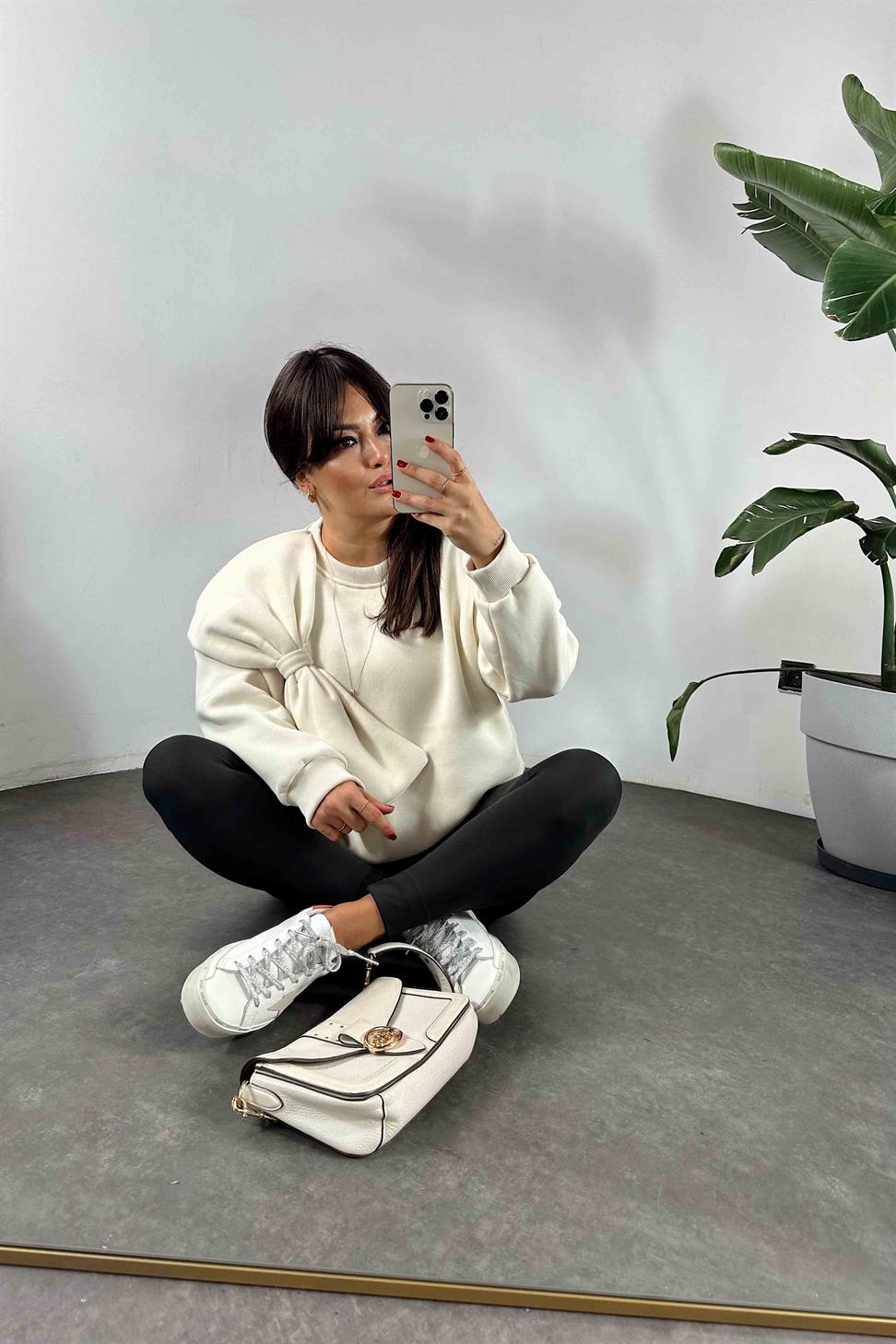 Fiyonk Detay İçi Şardonlu Oversive Sweatshirt Ekru