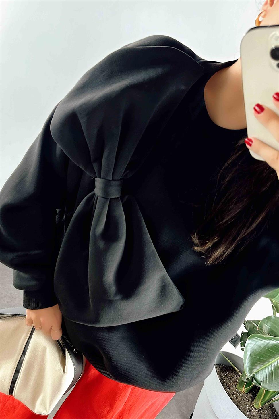 Fiyonk Detay İçi Şardonlu Oversive Sweatshirt Siyah