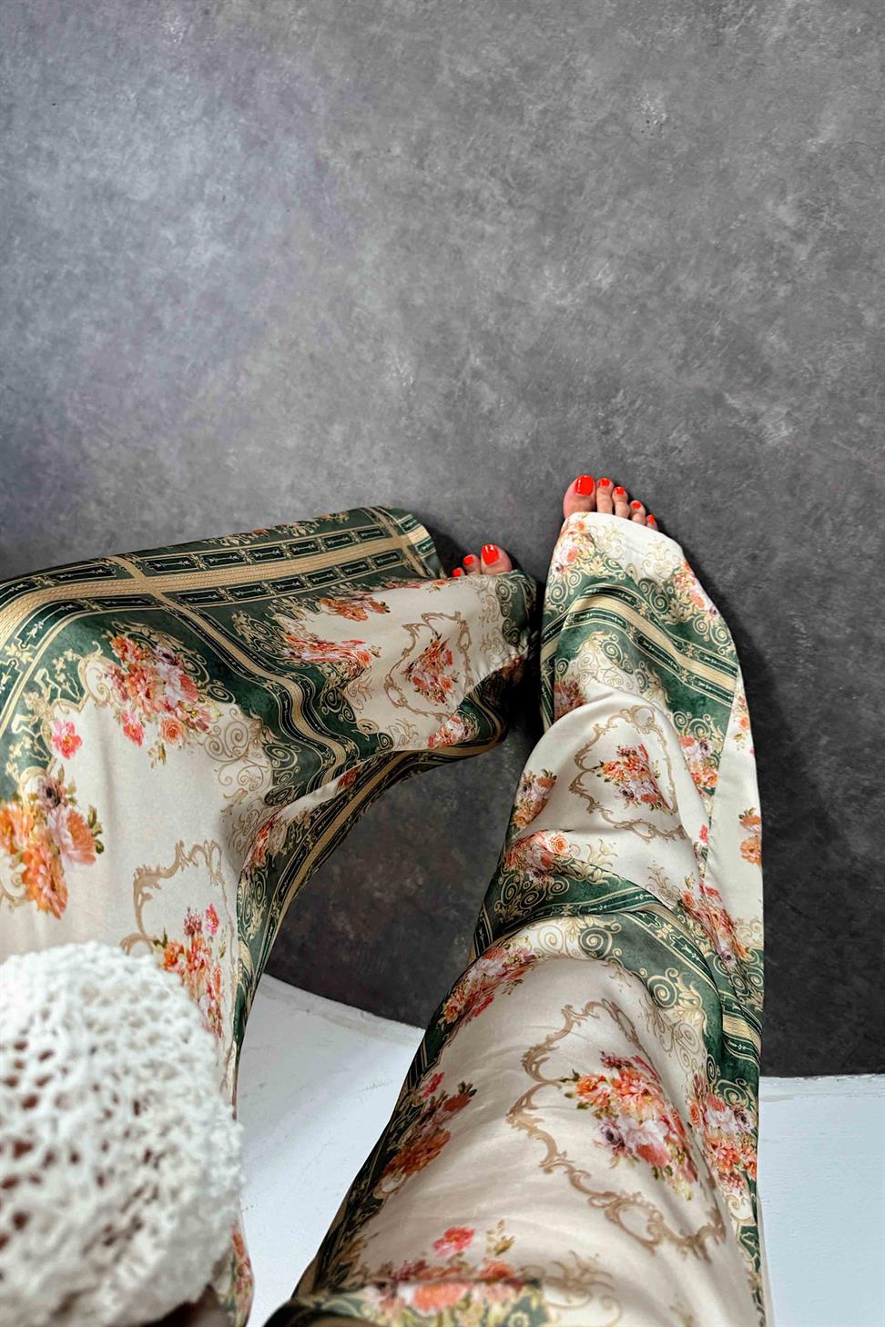 Floral Desenli Saten İkili Kadın Takım Renkli