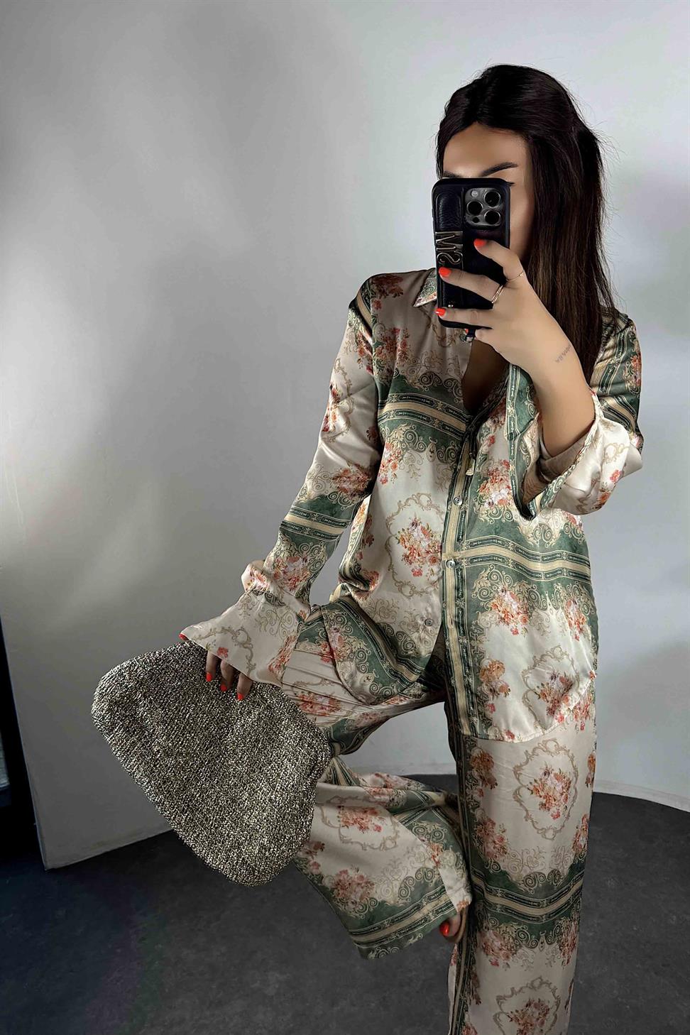 Floral Desenli Saten İkili Kadın Takım Renkli