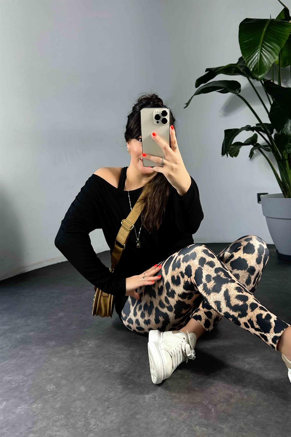 Geniş Kemer Leopar Desenli Kadın Tayt Camel