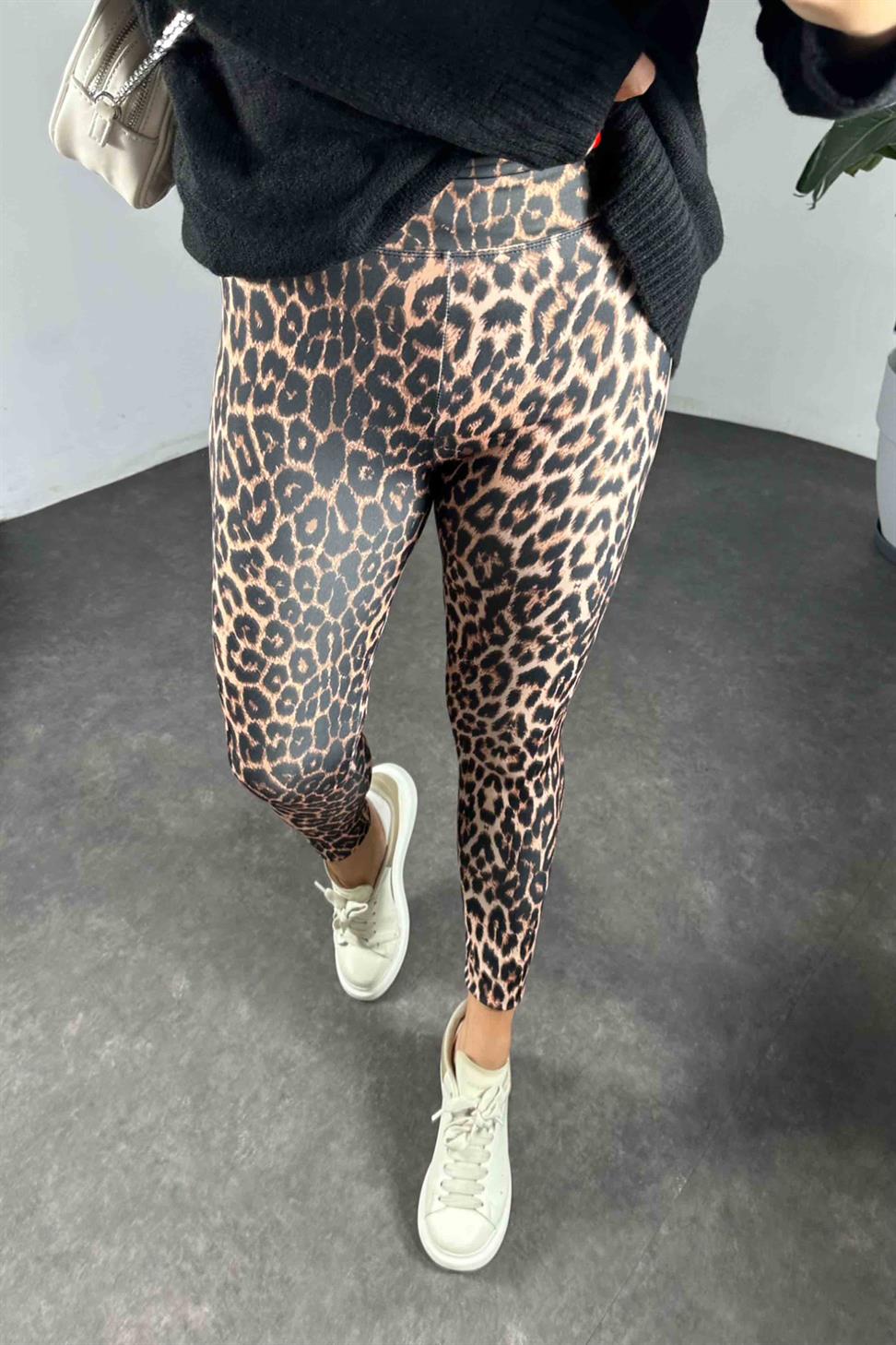 Geniş Kemer Leopar Desenli Kadın Tayt Somon