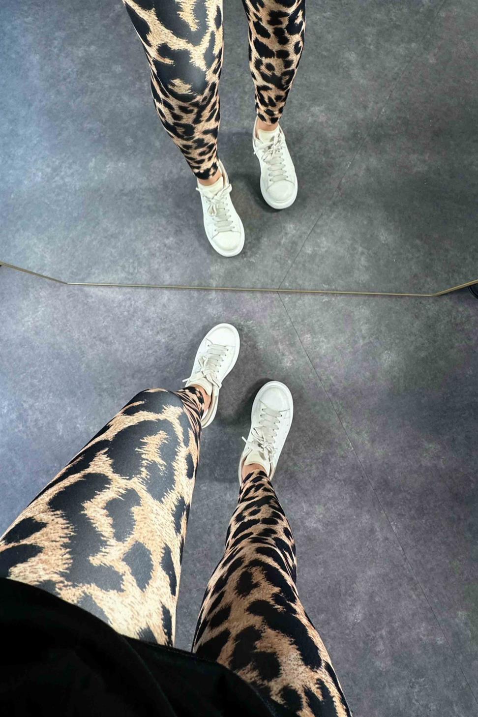 Geniş Kemer Leopar Desenli Kadın Tayt Camel