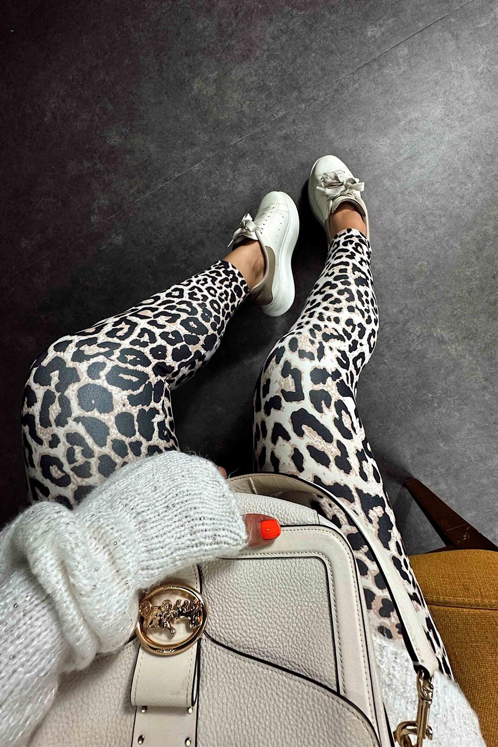 Geniş Kemer Leopar Desenli Kadın Tayt Ekru