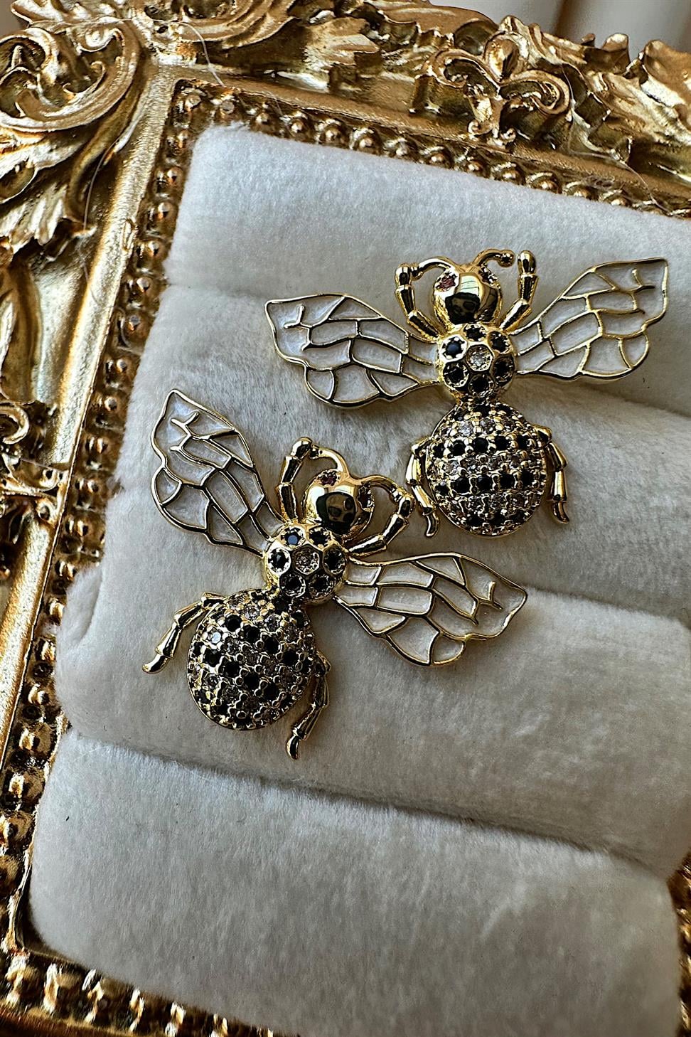 Gold Bal Arısı Zirkon Taşlı Küpe