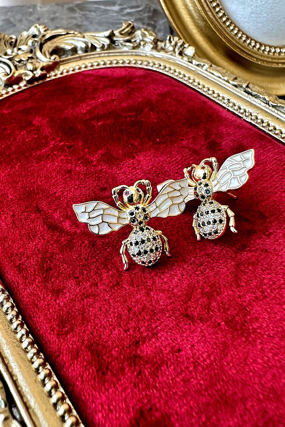 Gold Bal Arısı Zirkon Taşlı Küpe