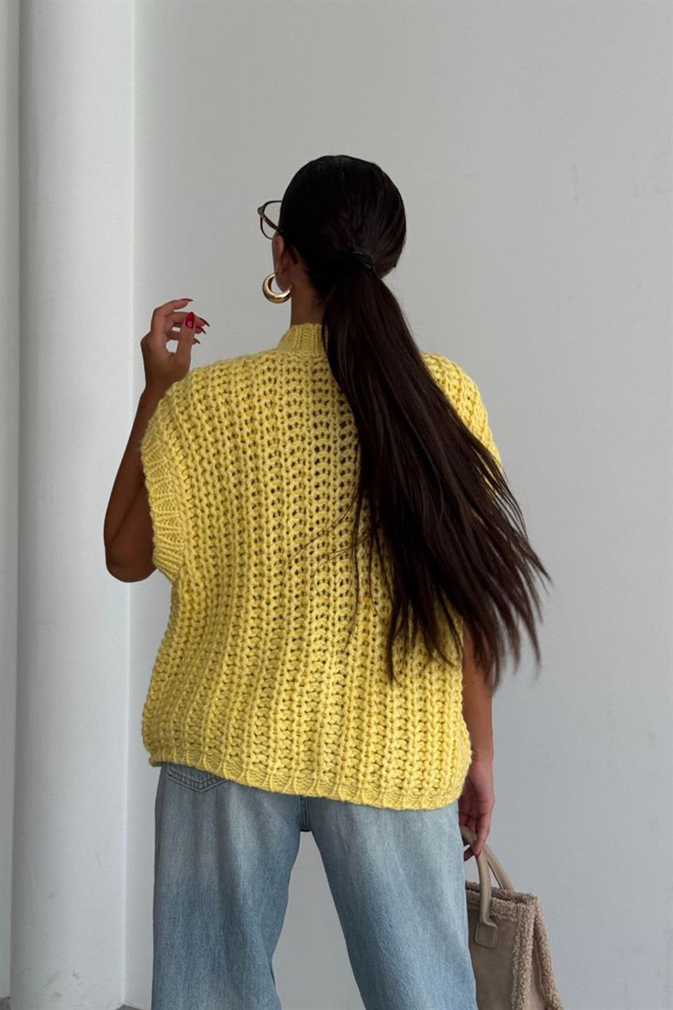 Gold Düğmeli Çift Cepli Triko Örme Yelek Sarı