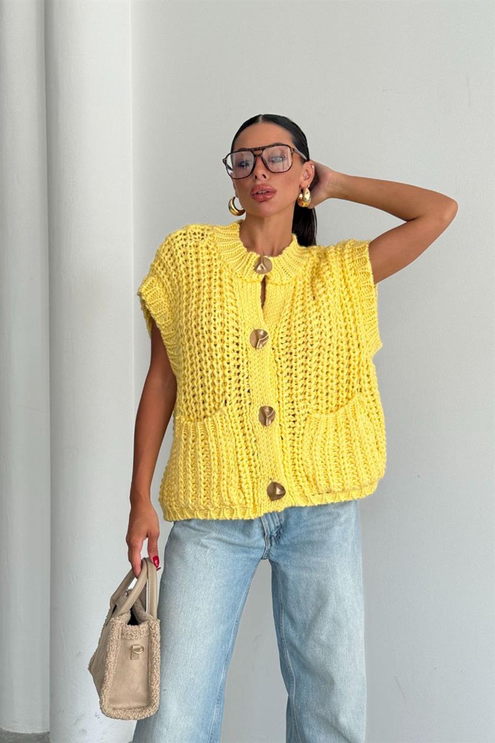 Gold Düğmeli Çift Cepli Triko Örme Yelek Sarı