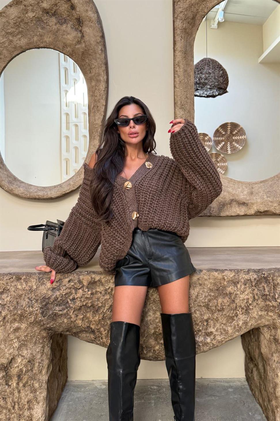 Gold Düğmeli Triko Örme Hırka Acı Kahve