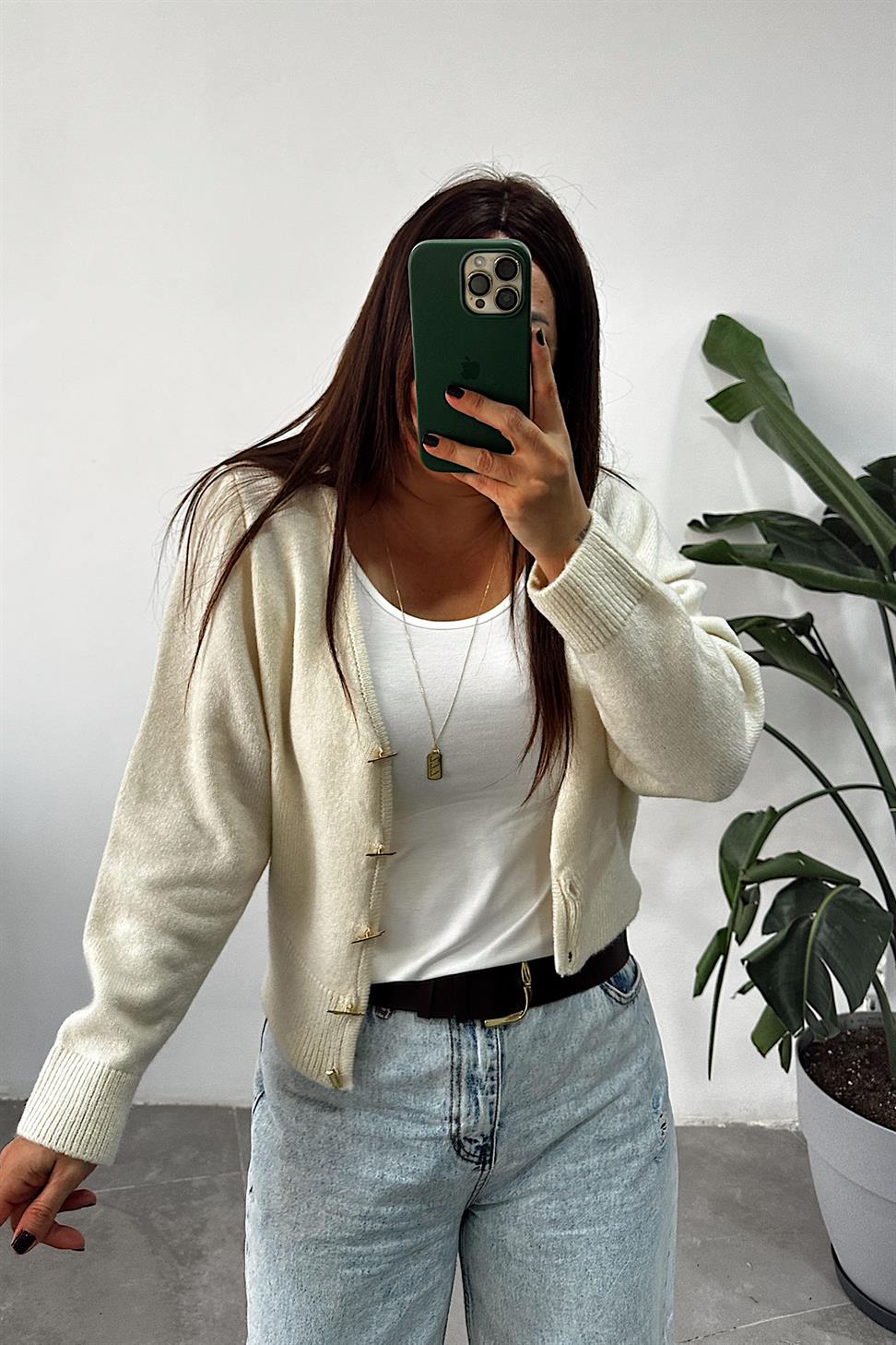 Gold Düğmeli Yarasa Model Triko Hırka Ekru