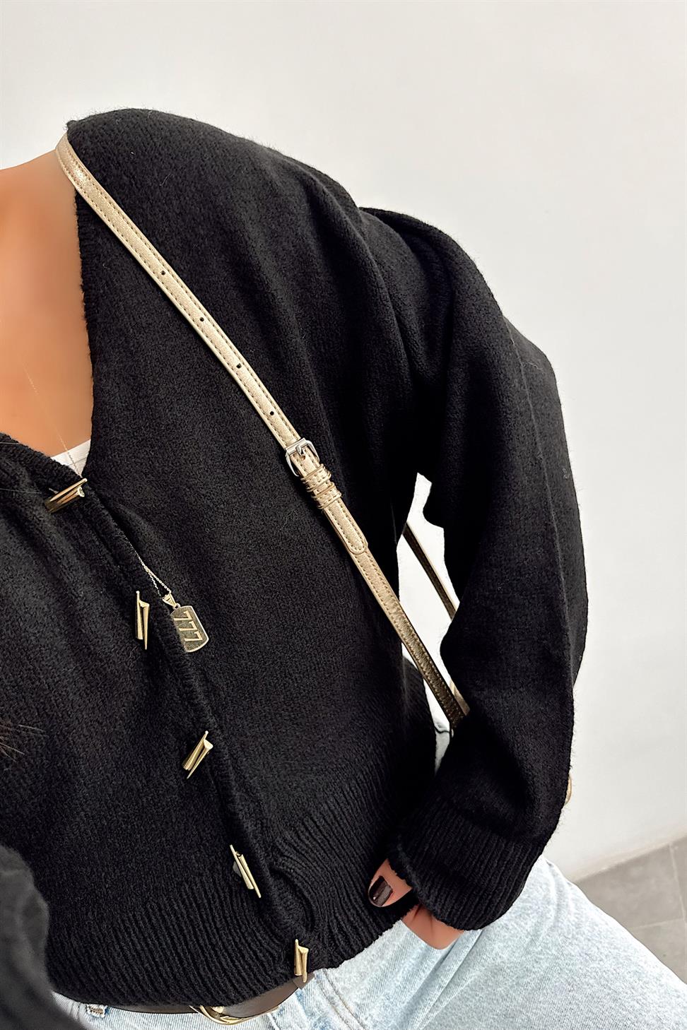 Gold Düğmeli Yarasa Model Triko Hırka Siyah