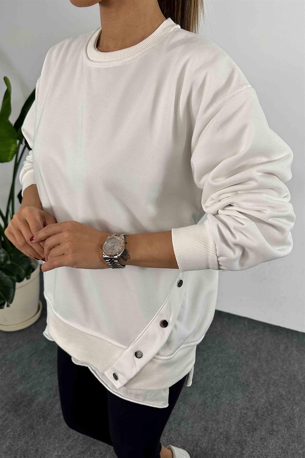 İçi Şardonlu Çıtçıt Detay Kadın Sweatshirt Beyaz