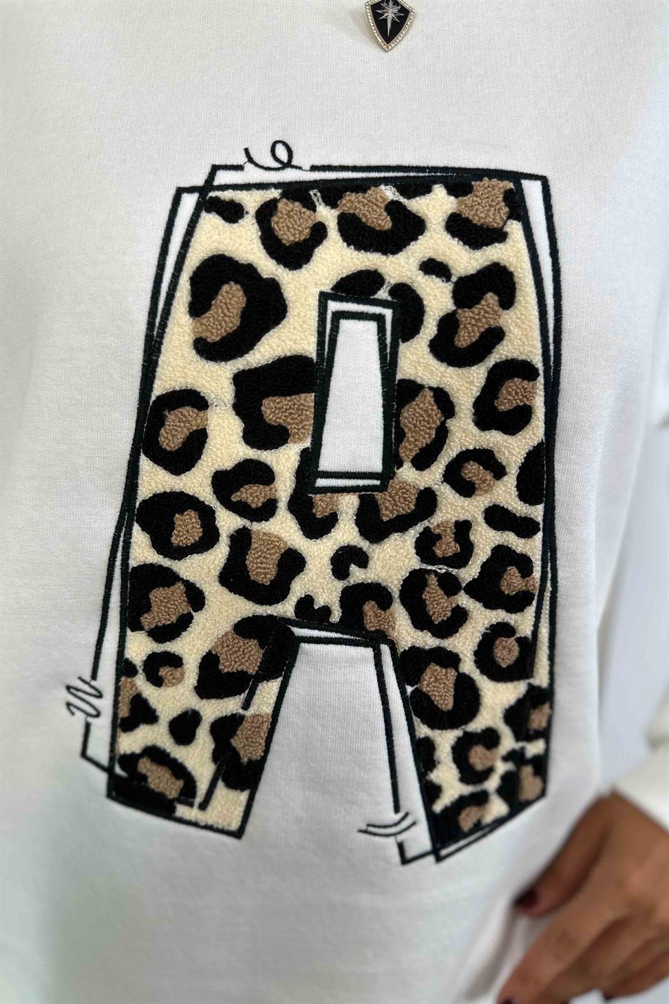 Leopar Harf Tasarım Sweatshirt Beyaz