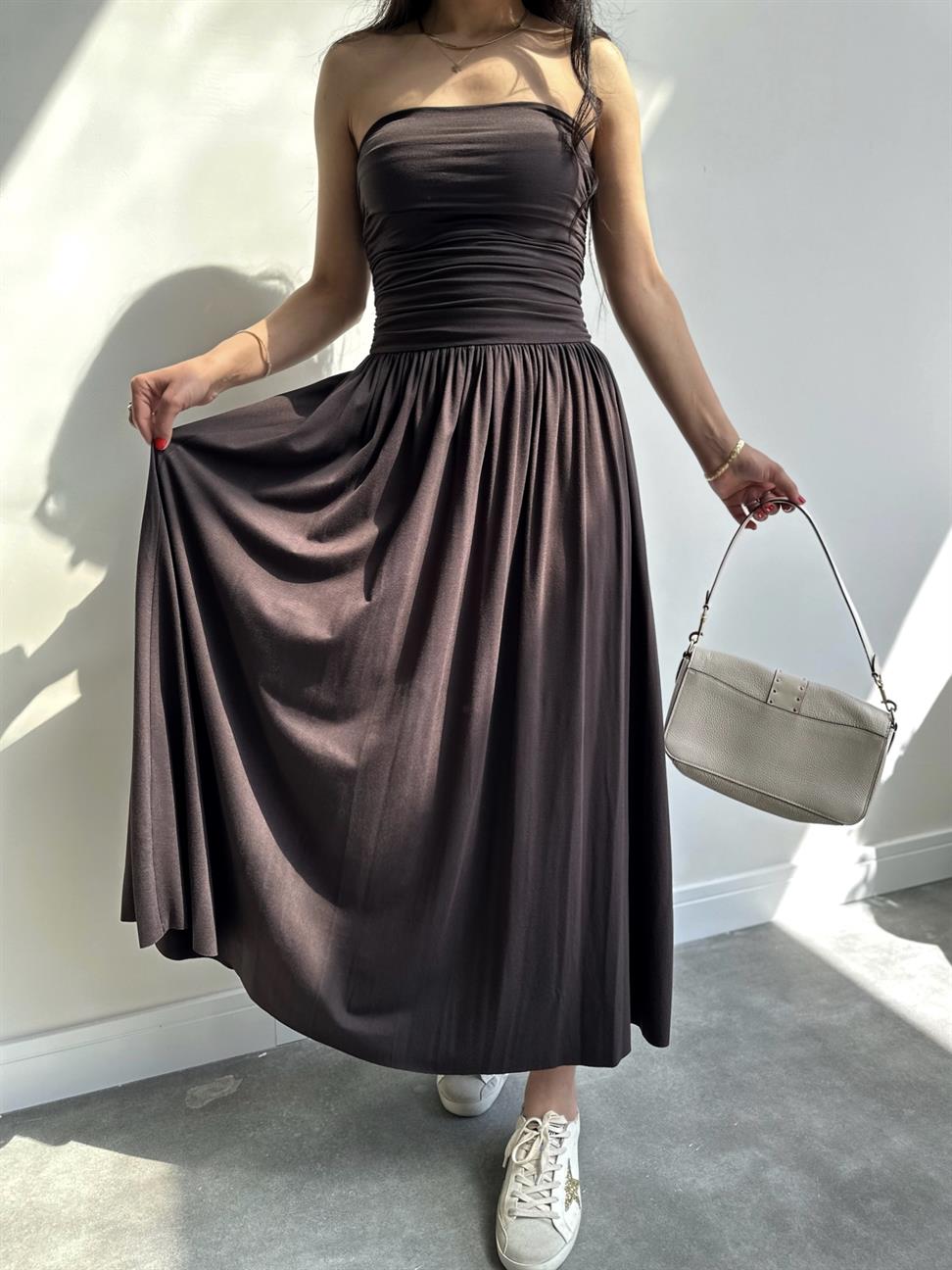 Kahve Büzgülü Straplez Maxi Elbise