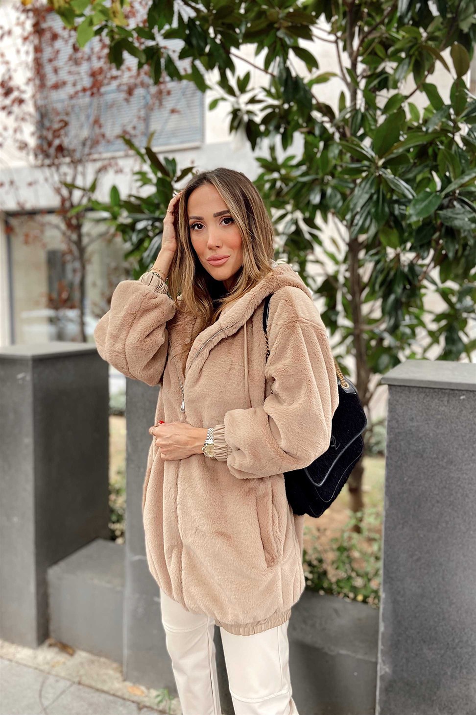 Kapüşonlu Peluş Mont Camel