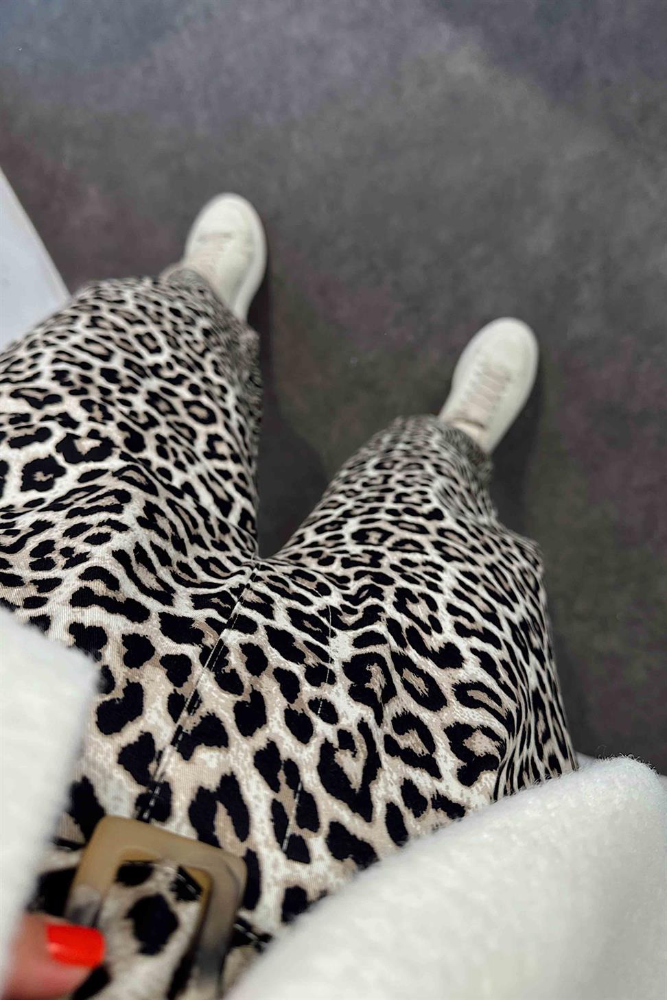 Kemer Detaylı Havuç Model Leopar Pantolon Siyah