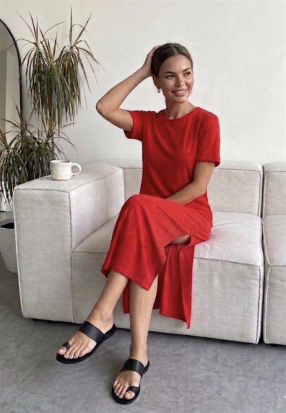 Kırmızı Çift Yırtmaçlı Pamuk Penye Elbise