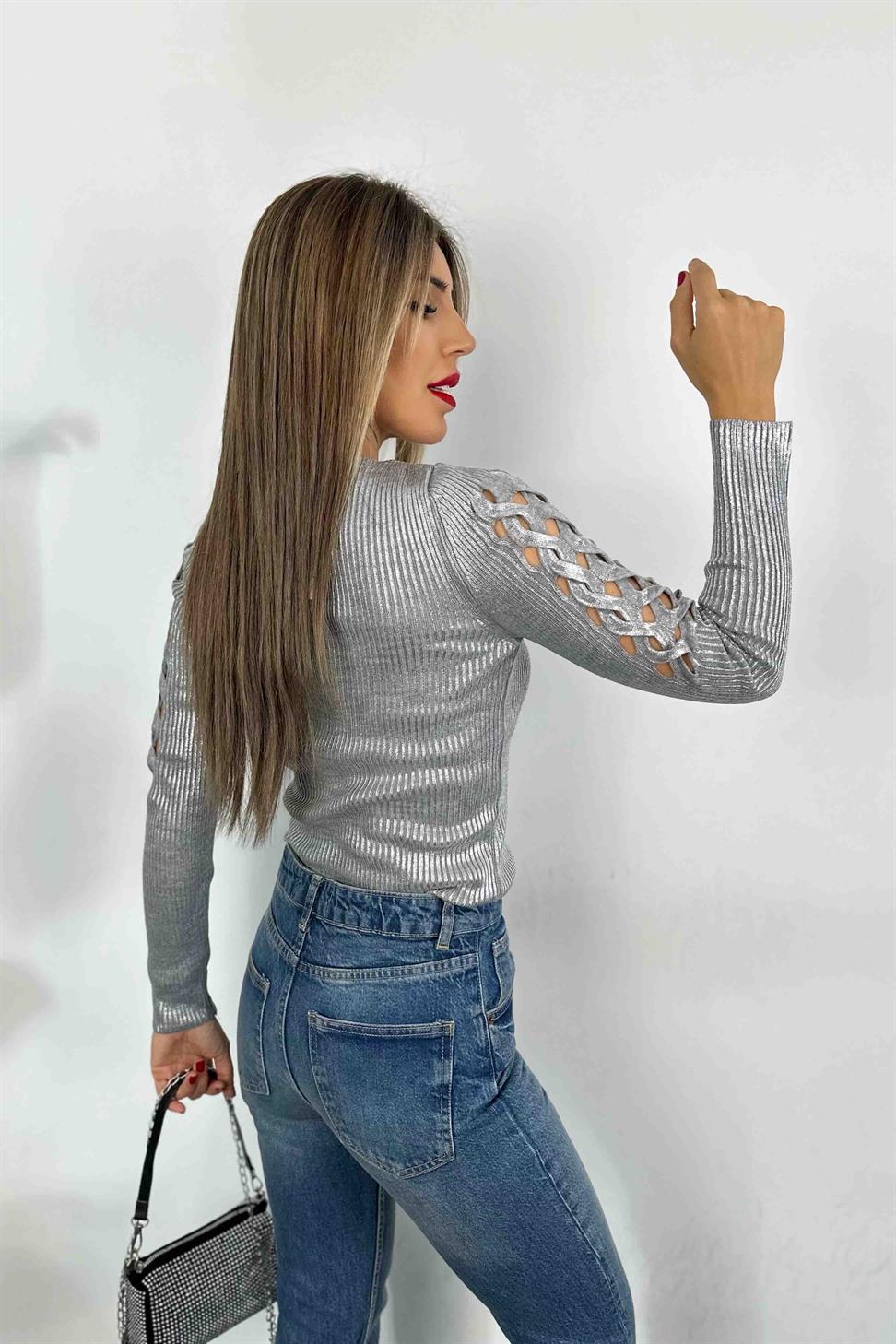Kolları Ajur Detay Varaklı Triko Bluz Silver