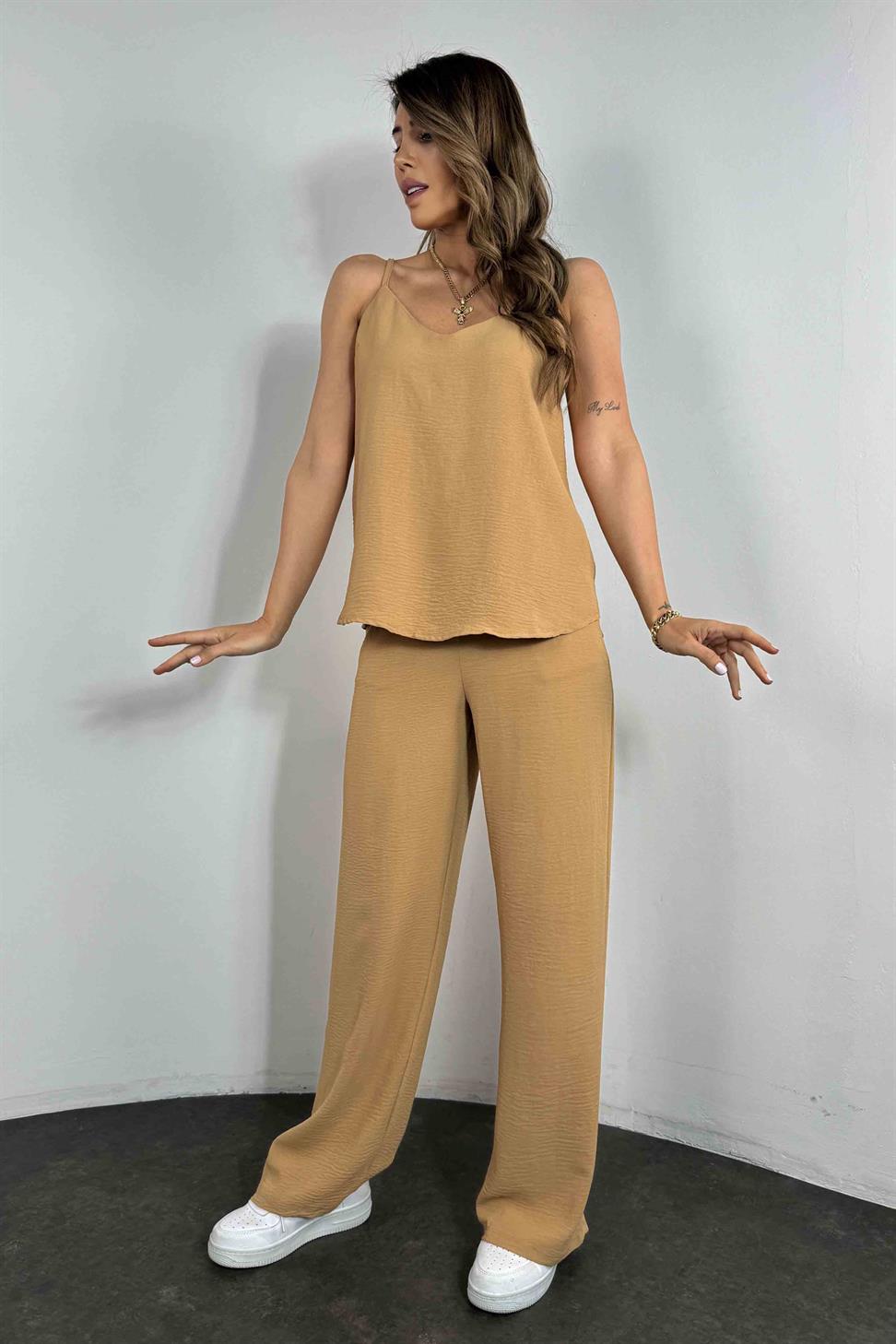 Krep Kumaş Askılı Bluz Pantolon Takım Camel