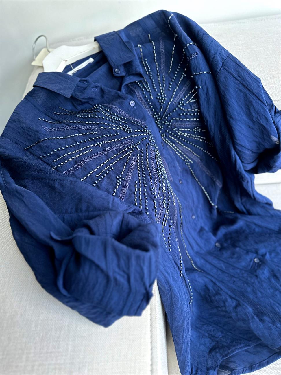 Lacivert Boncuk İşleme Çesil Gömlek