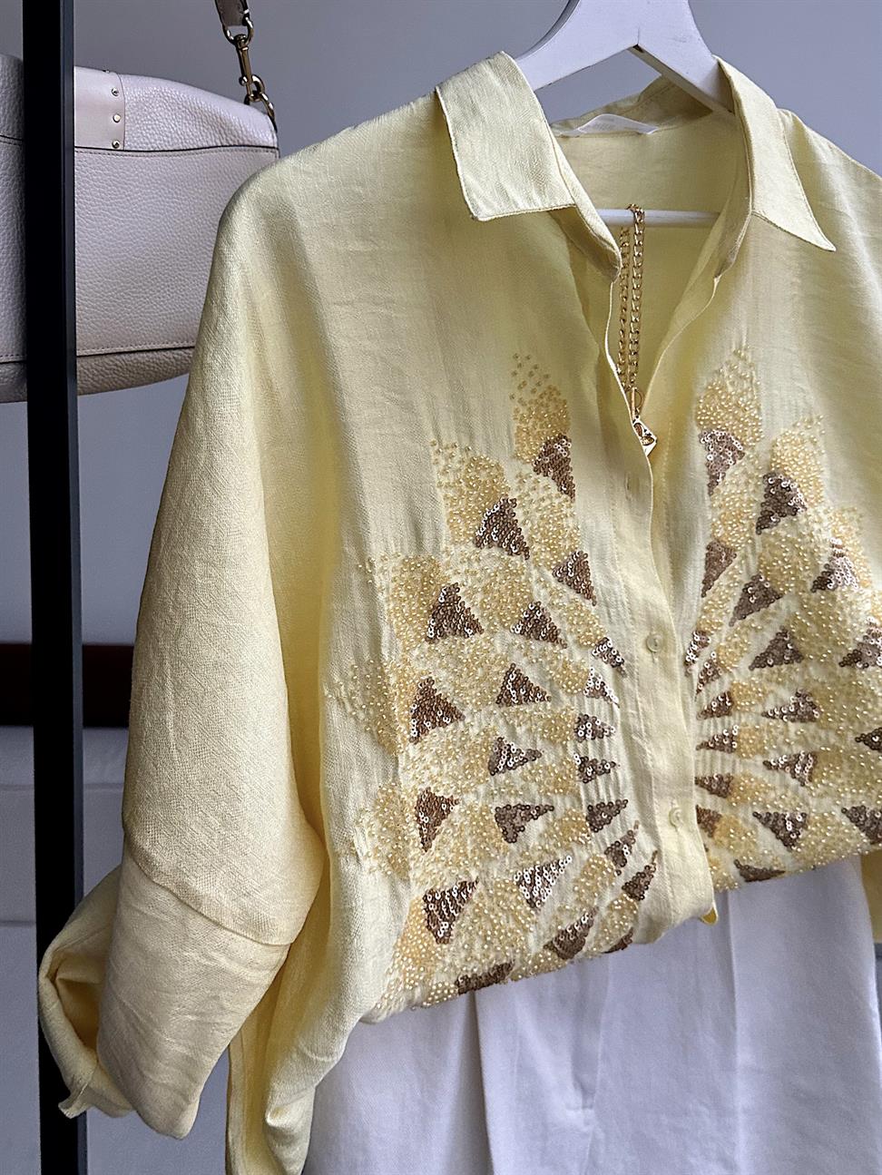 Limon Sarı Serpme Boncuk ve Pul İşlemeli Eftelya Gömlek