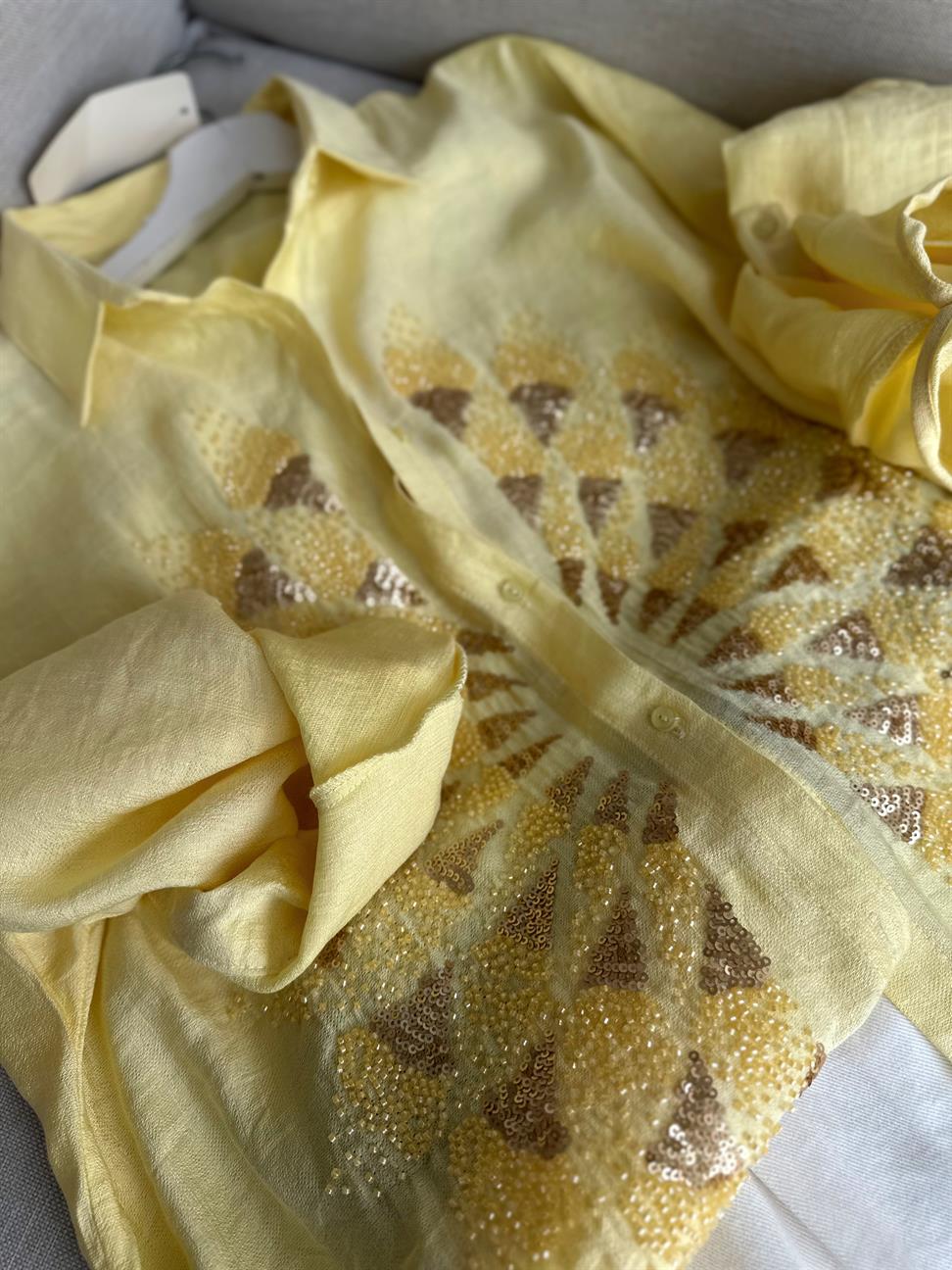 Limon Sarı Serpme Boncuk ve Pul İşlemeli Eftelya Gömlek