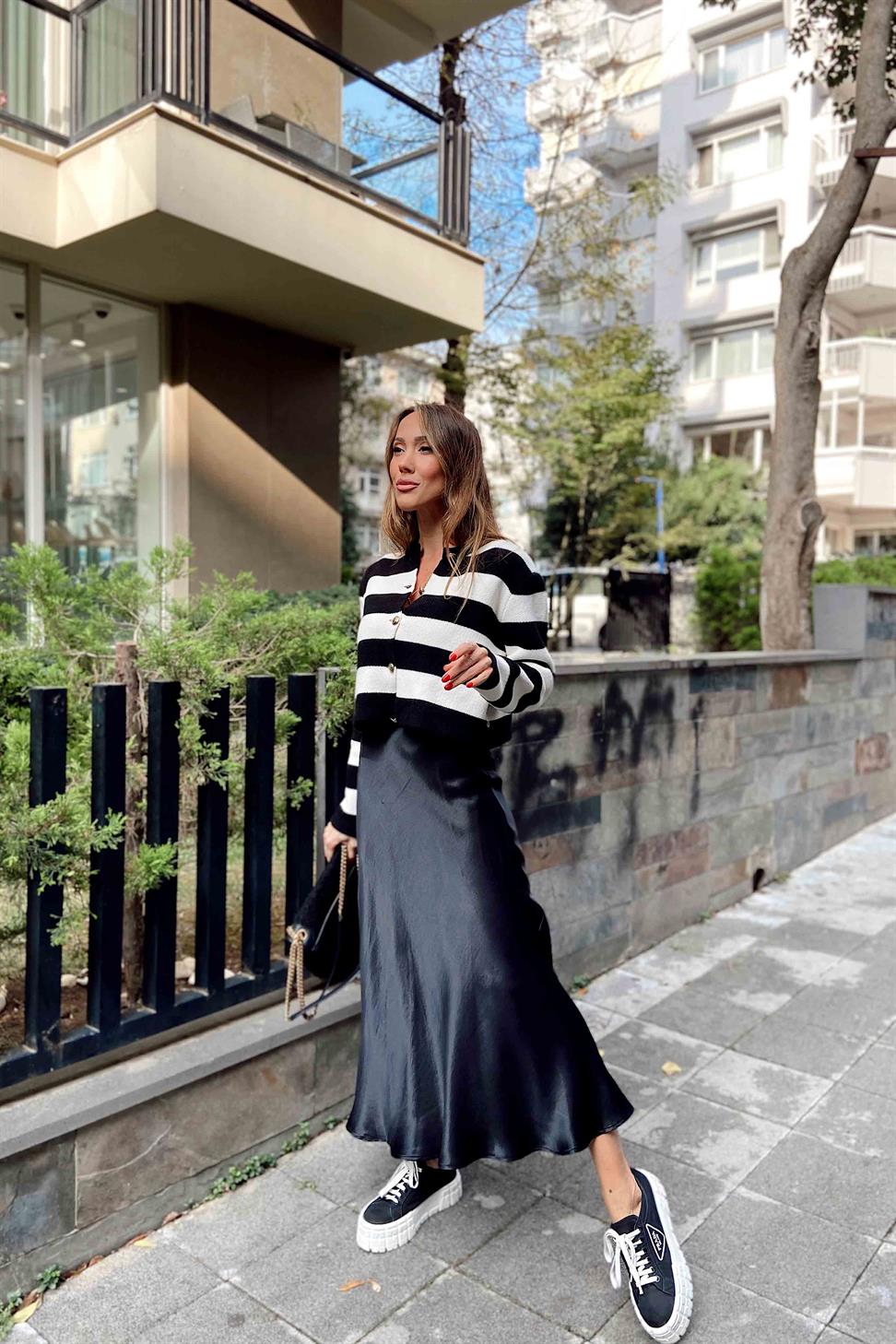 Lüks Kalite Saten Kumaş Beli Lastikli Etek Siyah