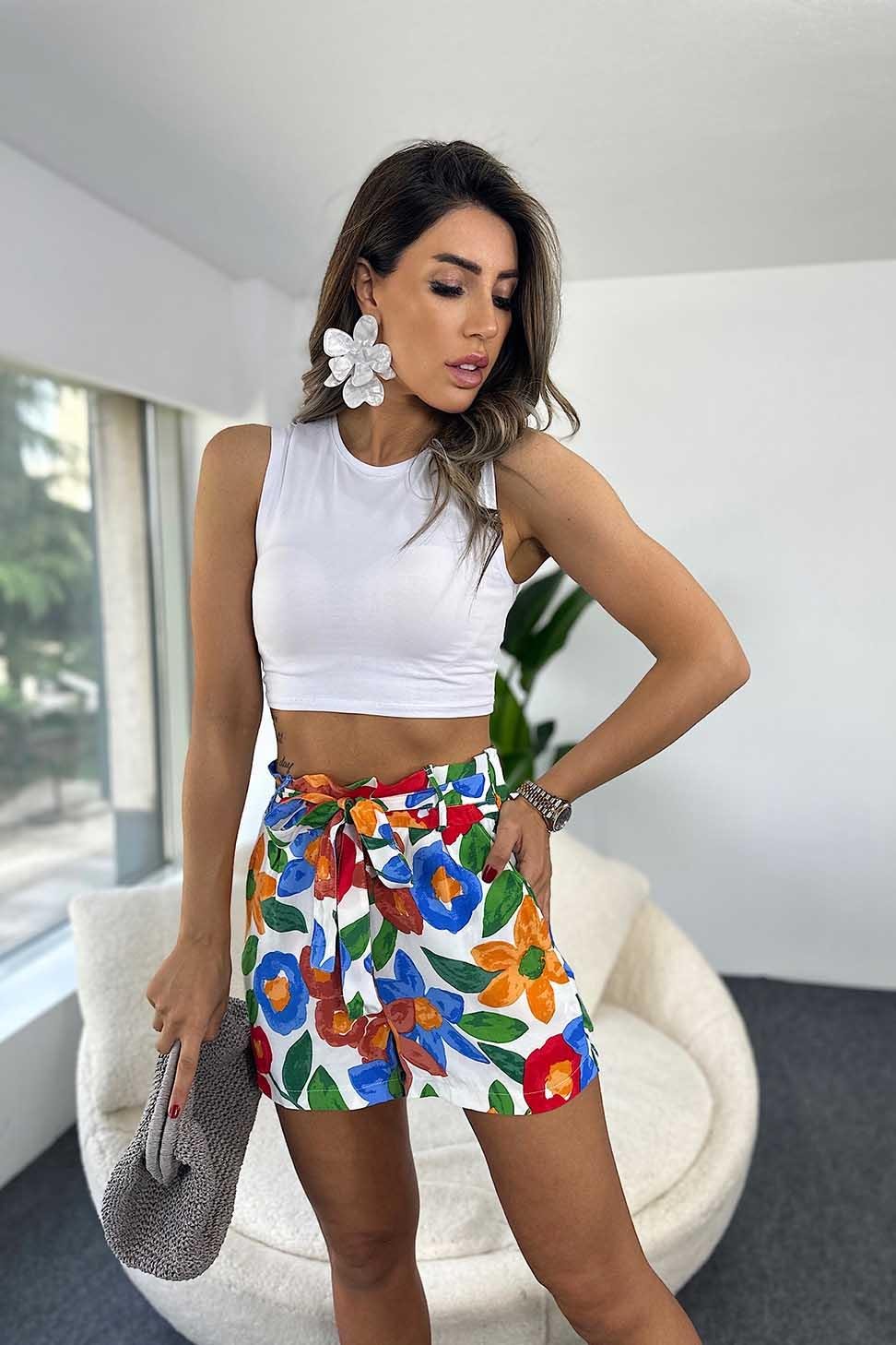 Lüks Kalite Viskon Kumaş Belden Bağlamalı Çiçekli Şort Beyaz