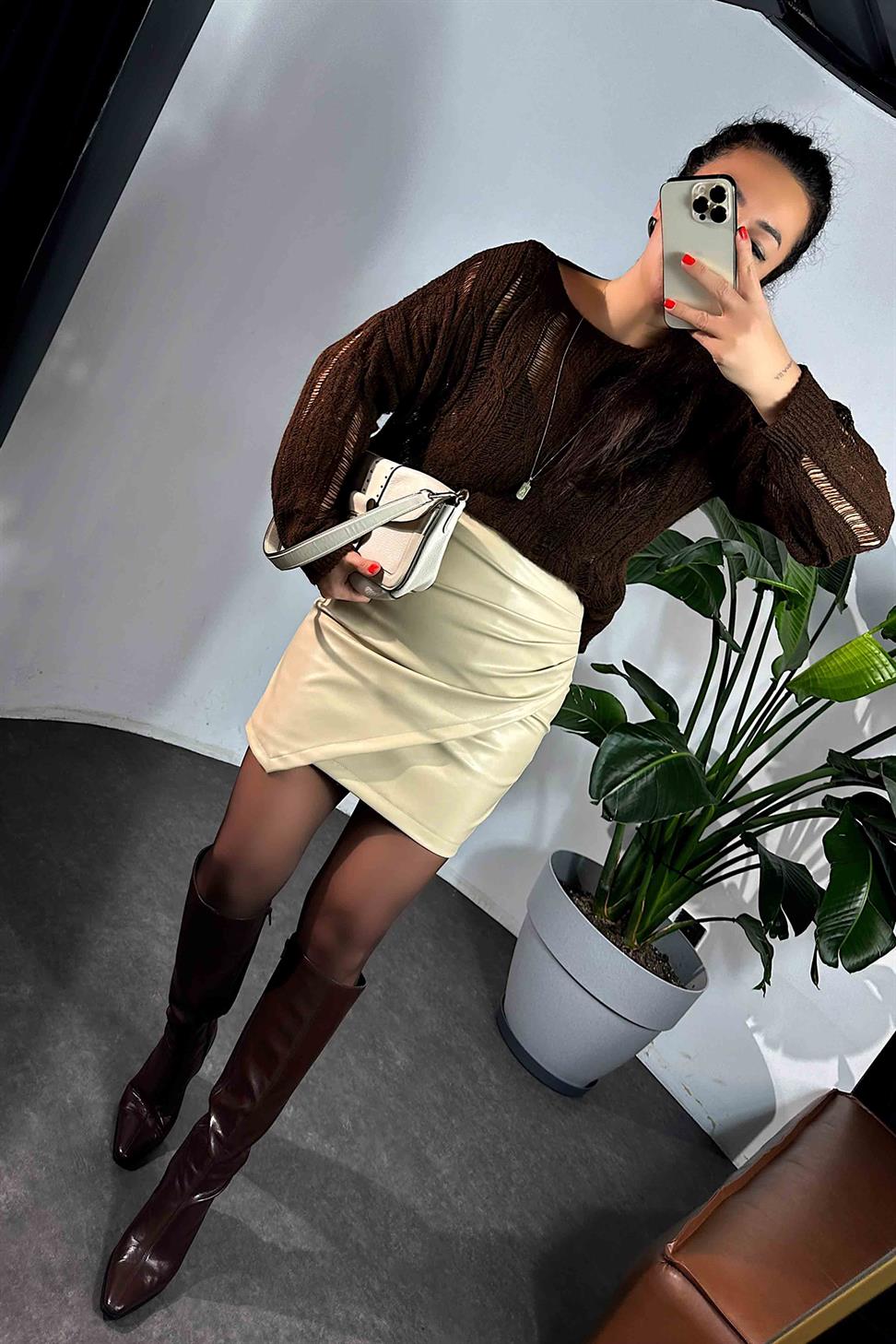 Lüx Kalite Drapeli Asimetrik Deri Etek Bej