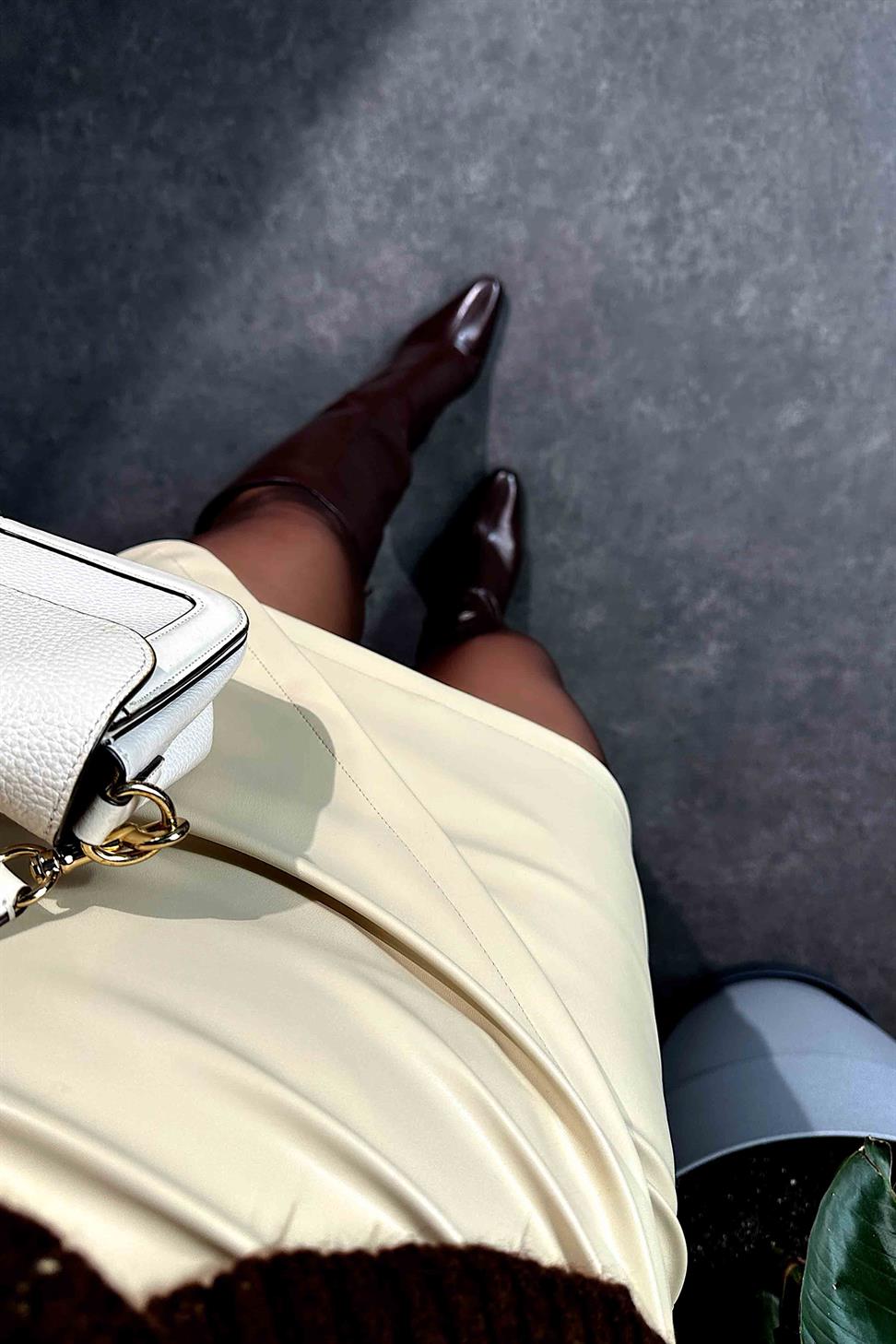 Lüx Kalite Drapeli Asimetrik Deri Etek Bej