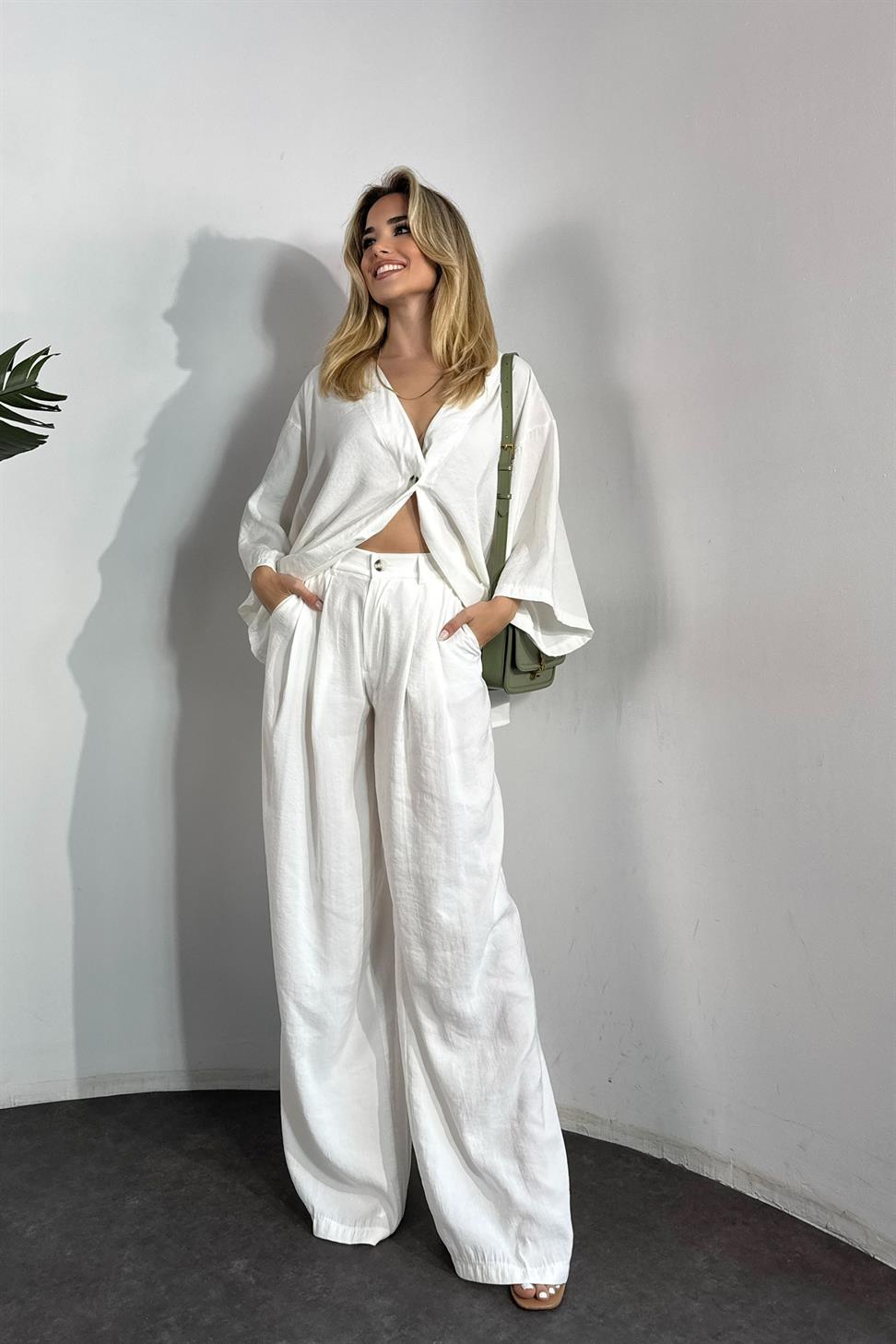 Lüxs Kalite Tasarım Düğme Detaylı Tensel İkili Takım Beyaz