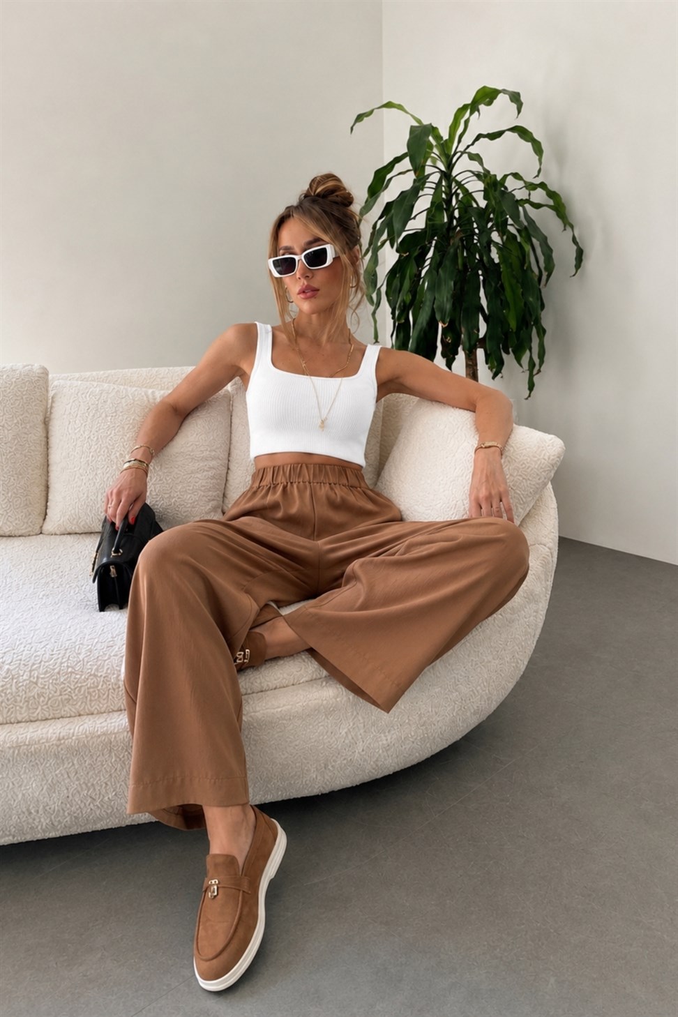 Marka Model Beli Lastik Detaylı Poplin Pantolon Camel