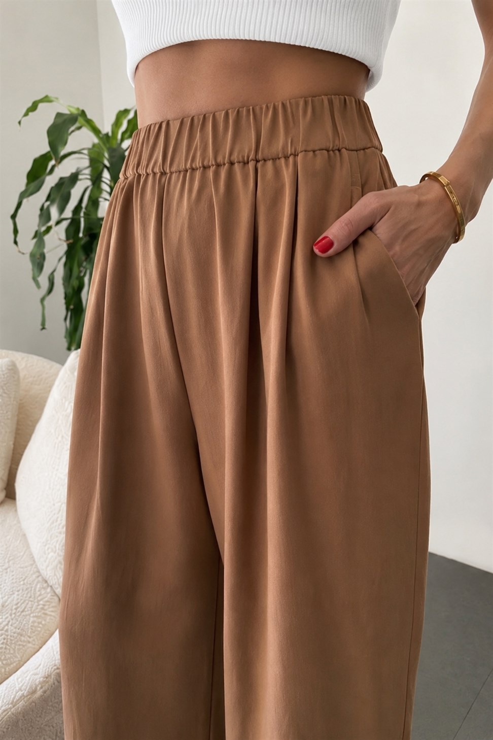 Marka Model Beli Lastik Detaylı Poplin Pantolon Camel