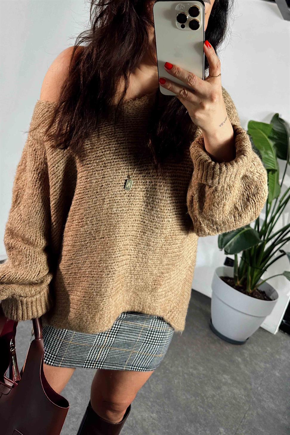 Marka Model Kayık Yaka Duble Kol Yumoş Örme Kazak Camel