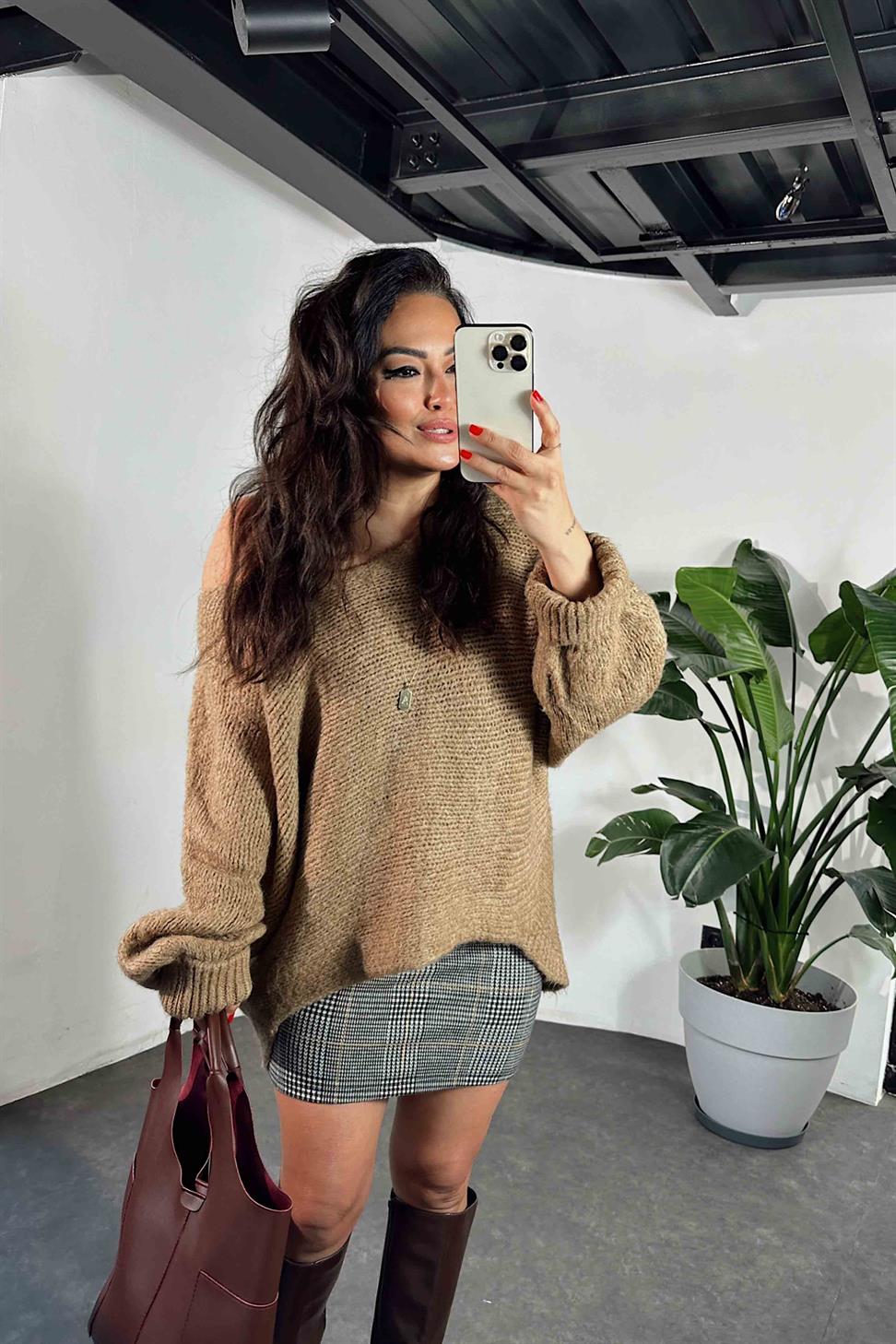 Marka Model Kayık Yaka Duble Kol Yumoş Örme Kazak Camel