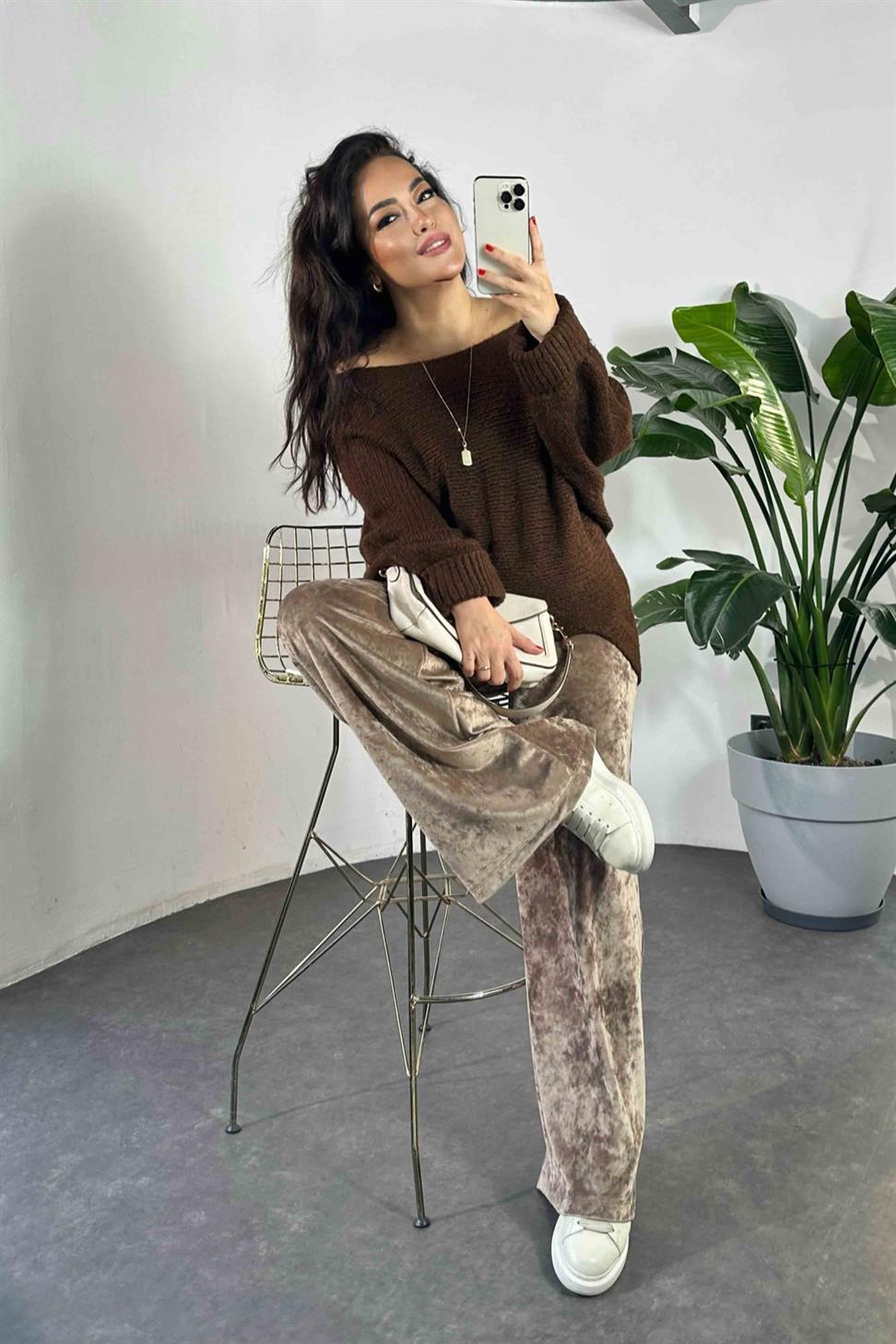 Marka Model Kayık Yaka Duble Kol Yumoş Örme Kazak Acı Kahve