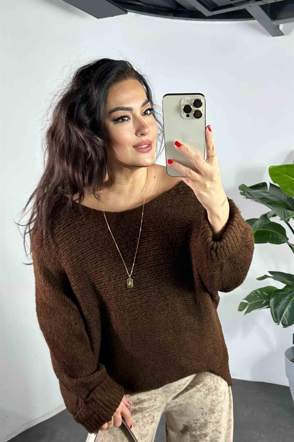 Marka Model Kayık Yaka Duble Kol Yumoş Örme Kazak Acı Kahve